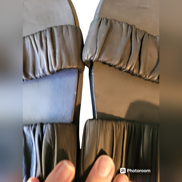 Sorel Runched Black Sandals Slip on Size 10 - Picture 3 of 4